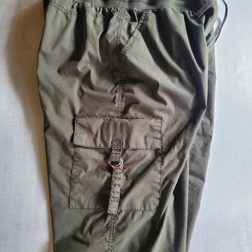 Women's Olive Green Cargo Capris - Picture 3 of 6